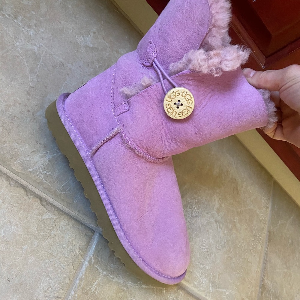COPY - Uggs size 6 boots with Bailey button! - Picture 2 of 13